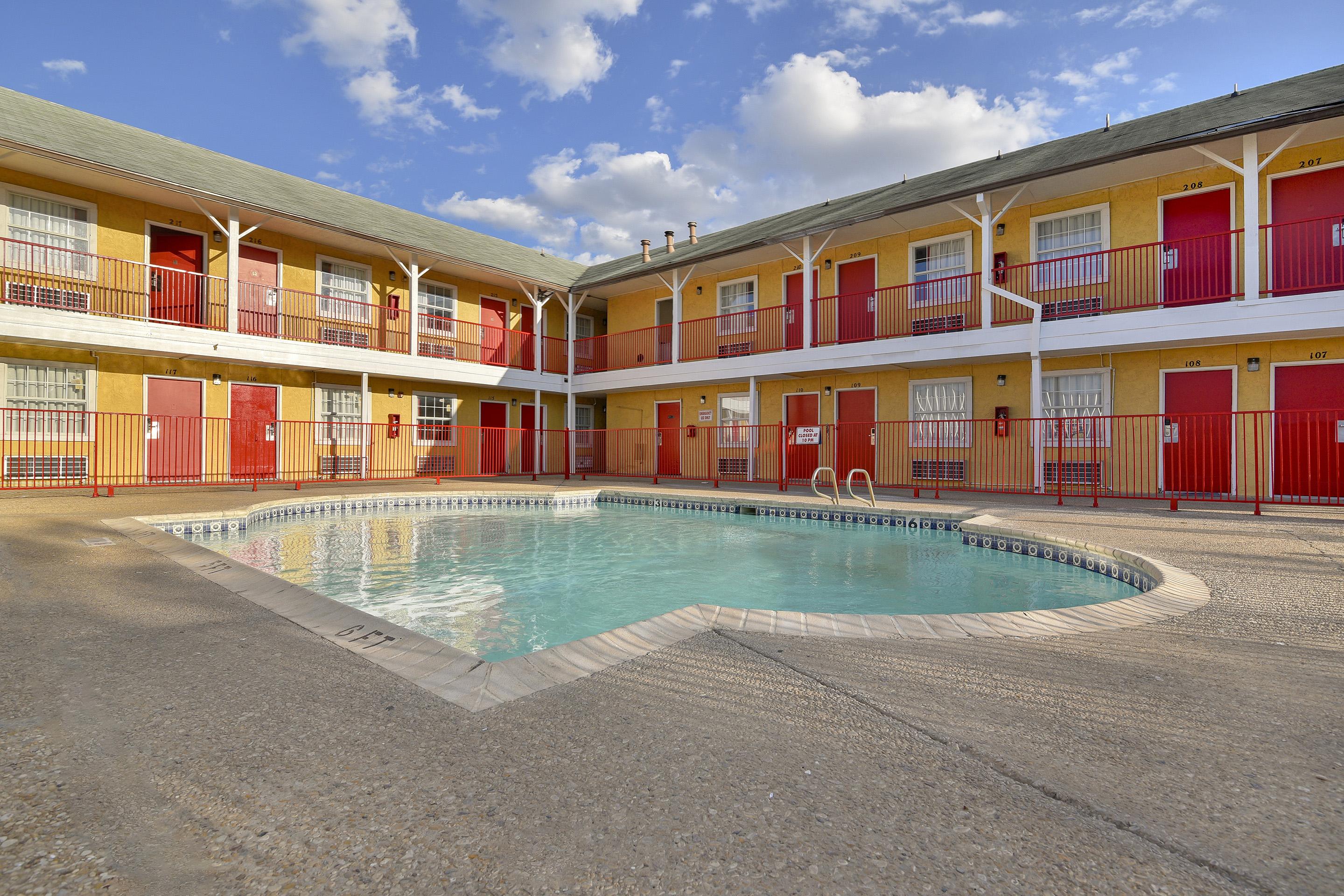 Oyo Hotel San Antonio Lackland Near Seaworld Exterior photo