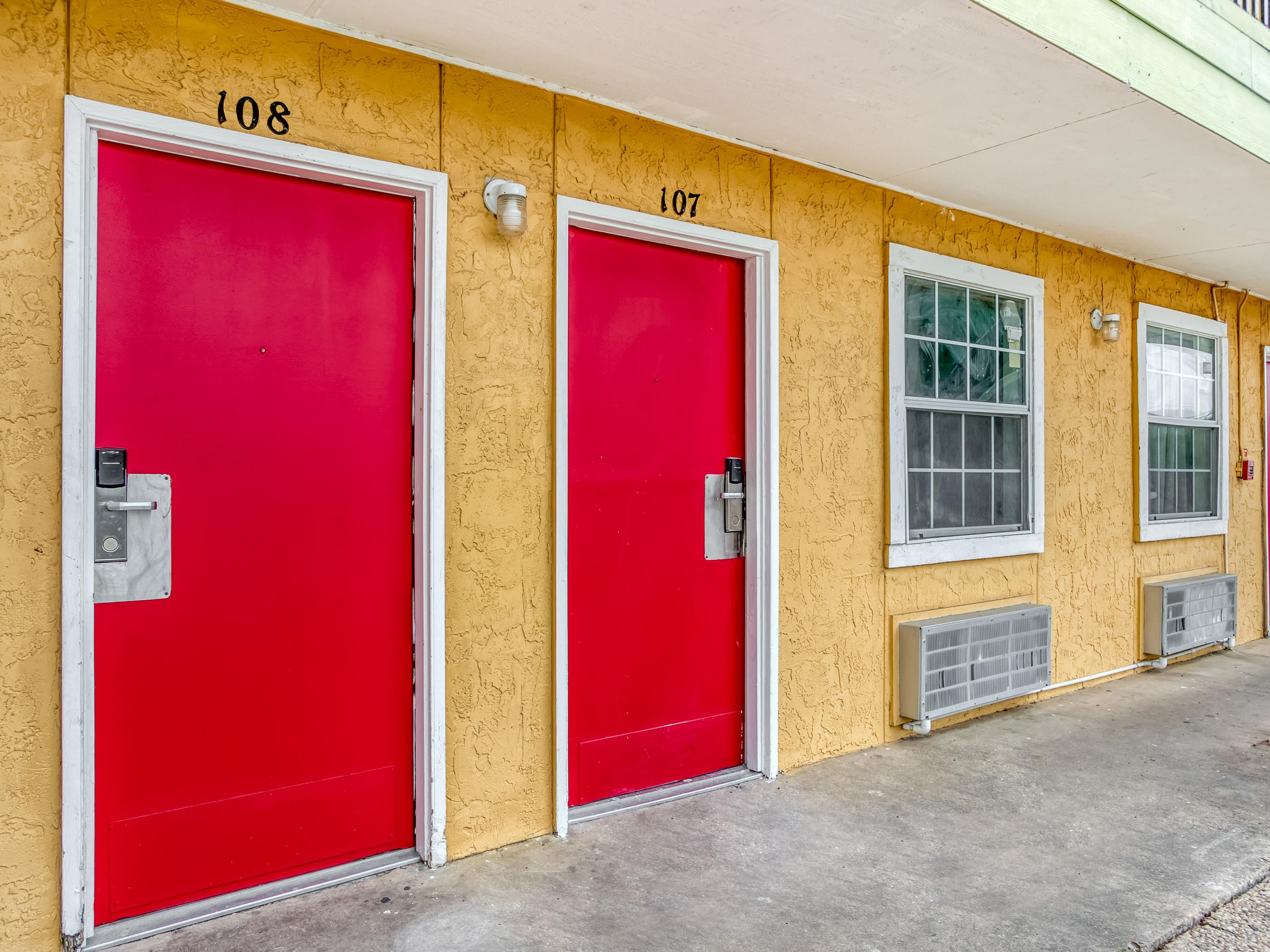Oyo Hotel San Antonio Lackland Near Seaworld Exterior photo